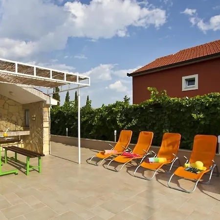 Σπίτι διακοπών Krnic Sol - Split, With A Heated Pool *