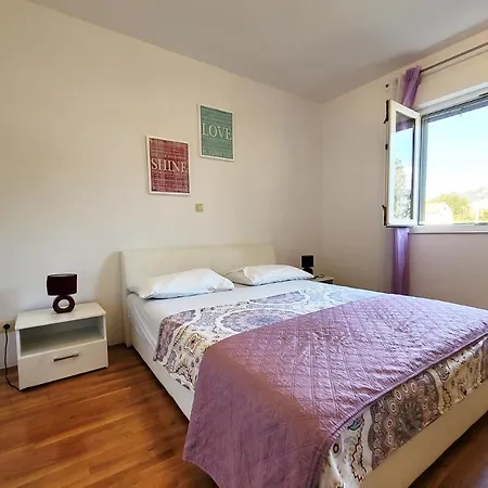 Krnic Sol - Split, With A Heated Pool *