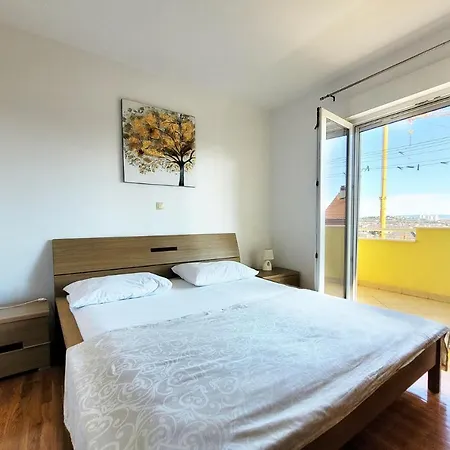 Beautiful - Private Heated Pool, Parking, Bbq Near Split