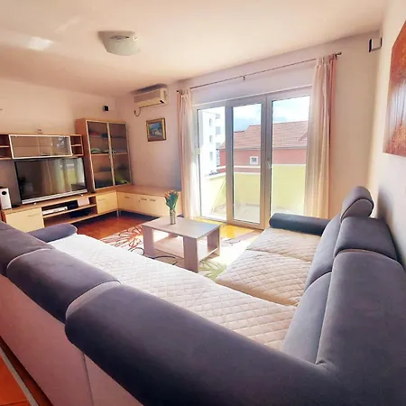 Σπίτι διακοπών Krnic Sol - Split, With A Heated Pool *