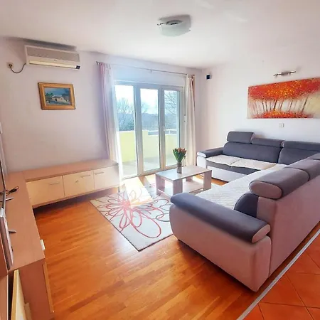 Σπίτι διακοπών Krnic Sol - Split, With A Heated Pool *