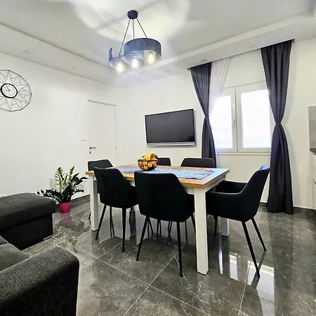 Krnic Sol - Split, With A Heated Pool Σολίν