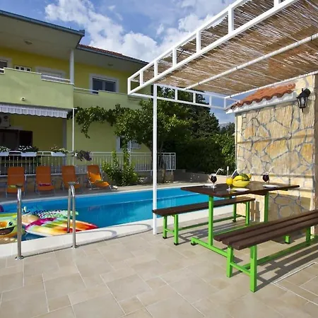Beautiful - Private Heated Pool, Parking, Bbq Near Split *