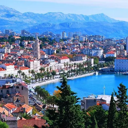 Beautiful - Private Heated Pool, Parking, Bbq Near Split Vakantiehuis *