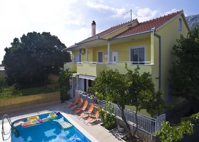 Krnic Sol - Split, With A Heated Pool Prázdninový dům
