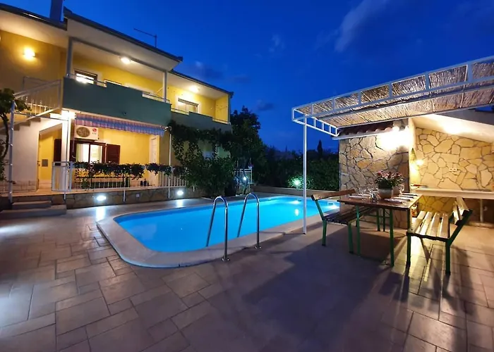 Krnic Sol - Split, With A Heated Pool *