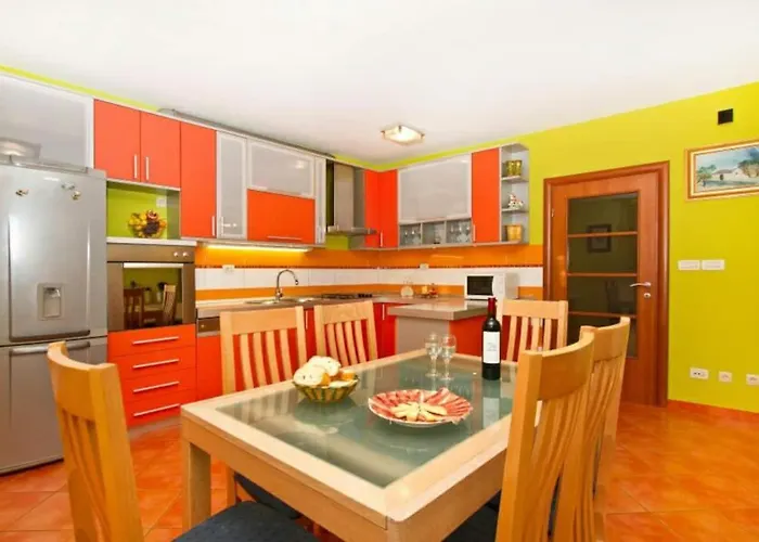 Krnic Sol - Split, With A Heated Pool Vikendica Solin