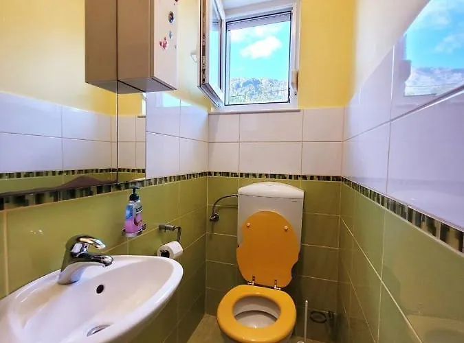 Vikendica Krnic Sol - Split, With A Heated Pool *