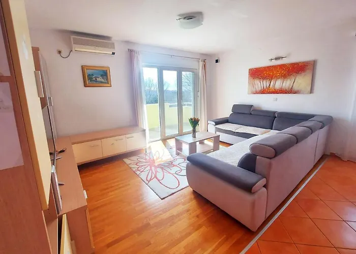 Vikendica Krnic Sol - Split, With A Heated Pool *